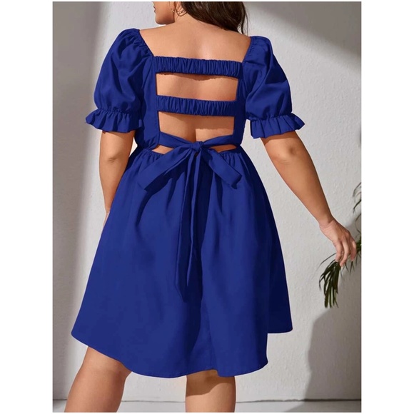 Plus Cut out Solid Mini Dress - Picture 6 of 8